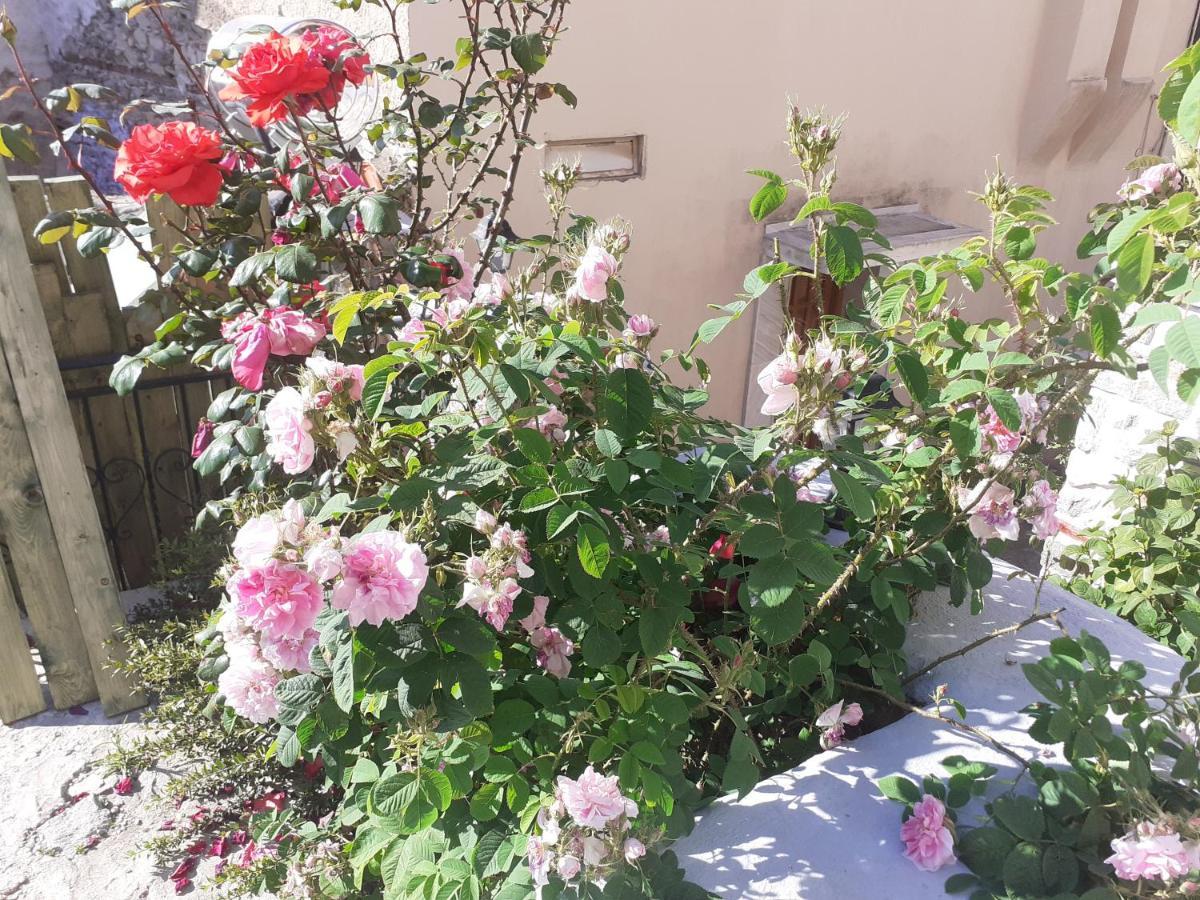 Mini Room In Old Town Kavala Exterior photo