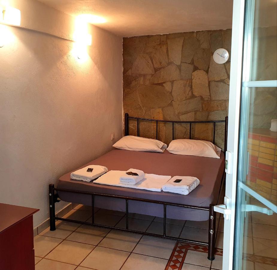 Mini Room In Old Town Kavala Exterior photo